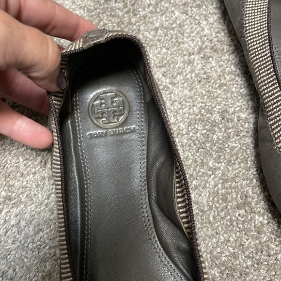 Tory Burch Gabby Ballet Flats Gray/Gold Toe Size 8 - Picture 5 of 5